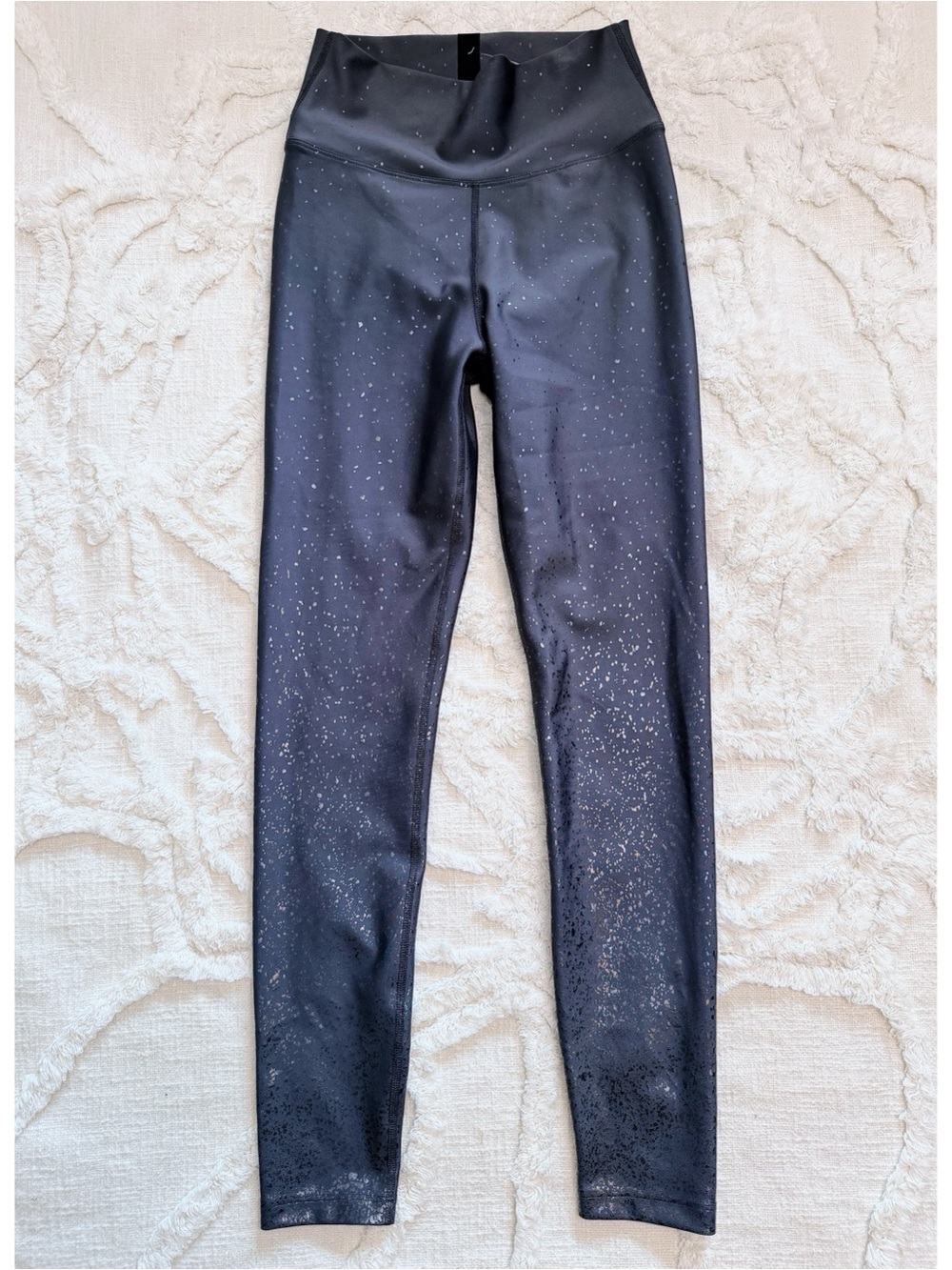 Peloton Show Up Foil Print High Rise Leggings Gray Silver Size Medium NWOT